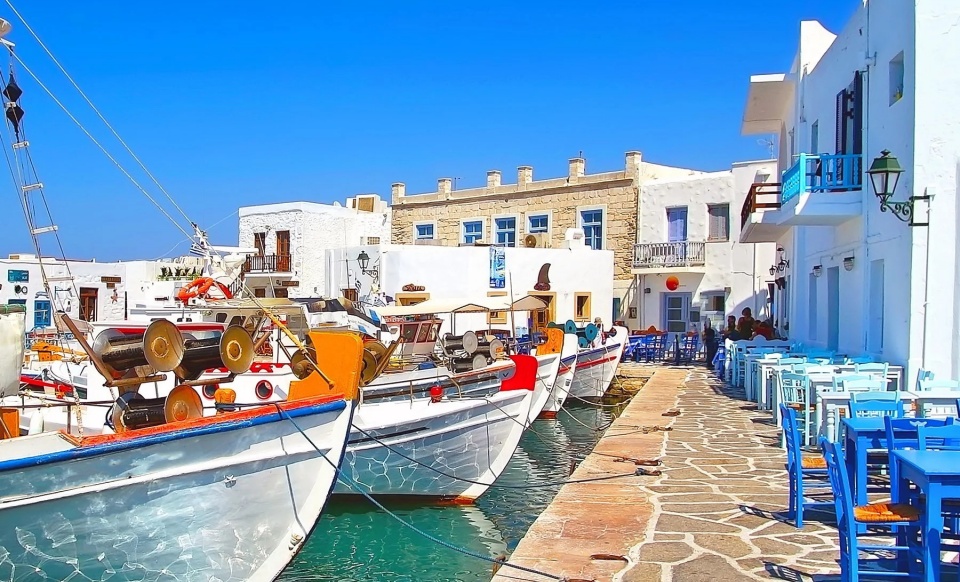 Paros